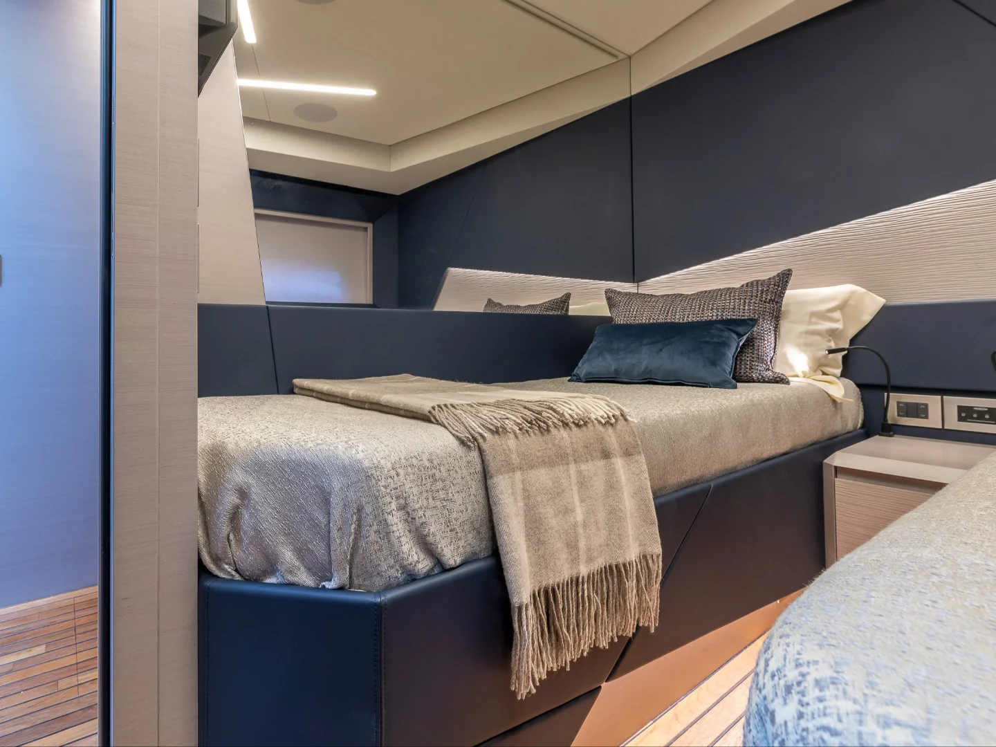 MARLEENA | Pershing 7X - Photo 68