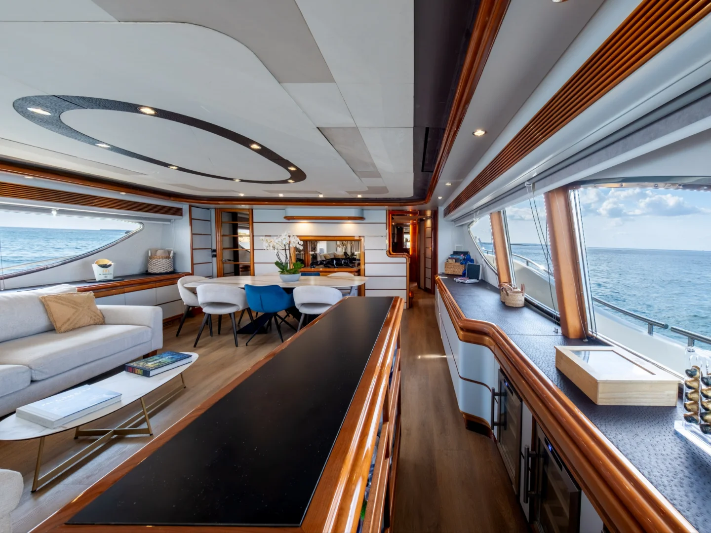 YOLO TOO | Ferretti Custom Line 94 - Photo 7