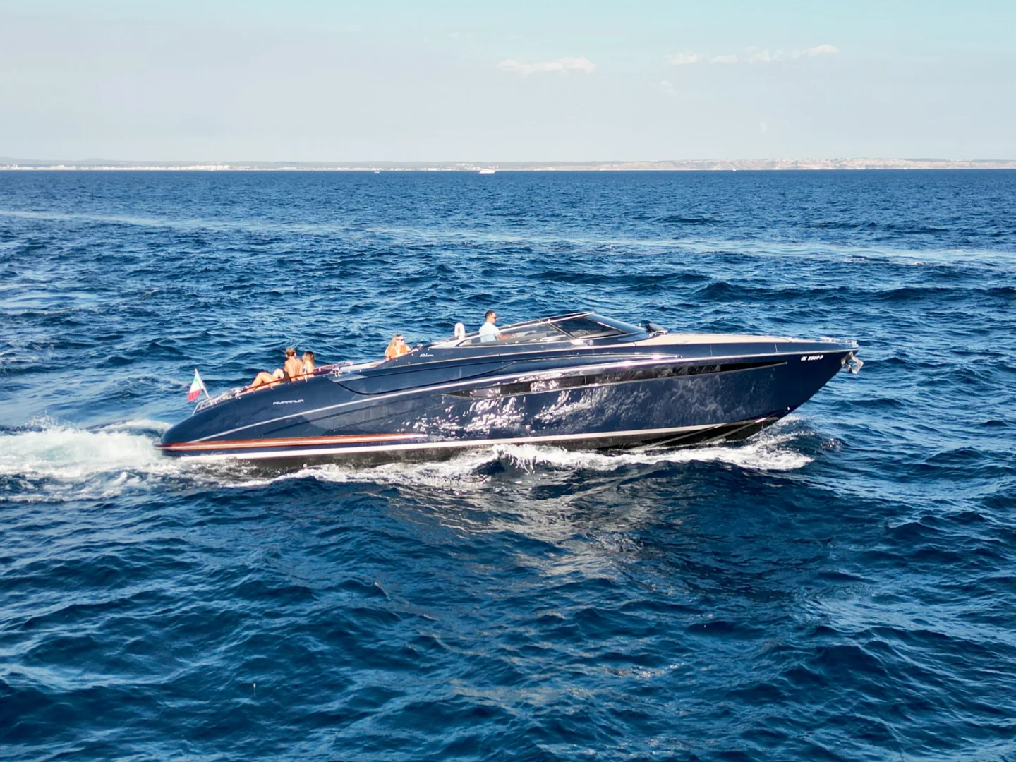 JAD & JULIA | Riva 44 Rivarama - Photo 3