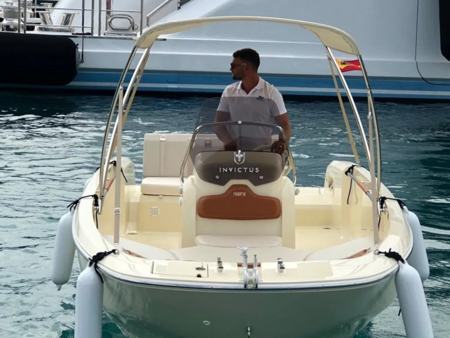 Invictus 190 l Great boat rental In Port Adriano - Photo 8