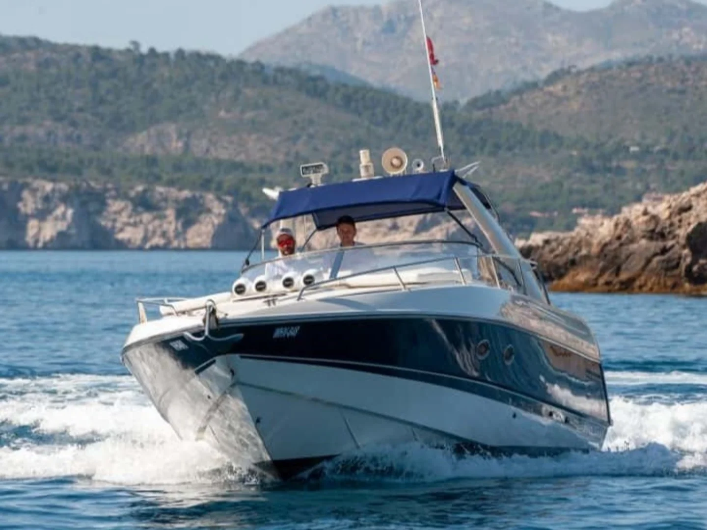 Sunseeker Tomahawk 41 l Amazing boat rental in Mallorca - Photo 2