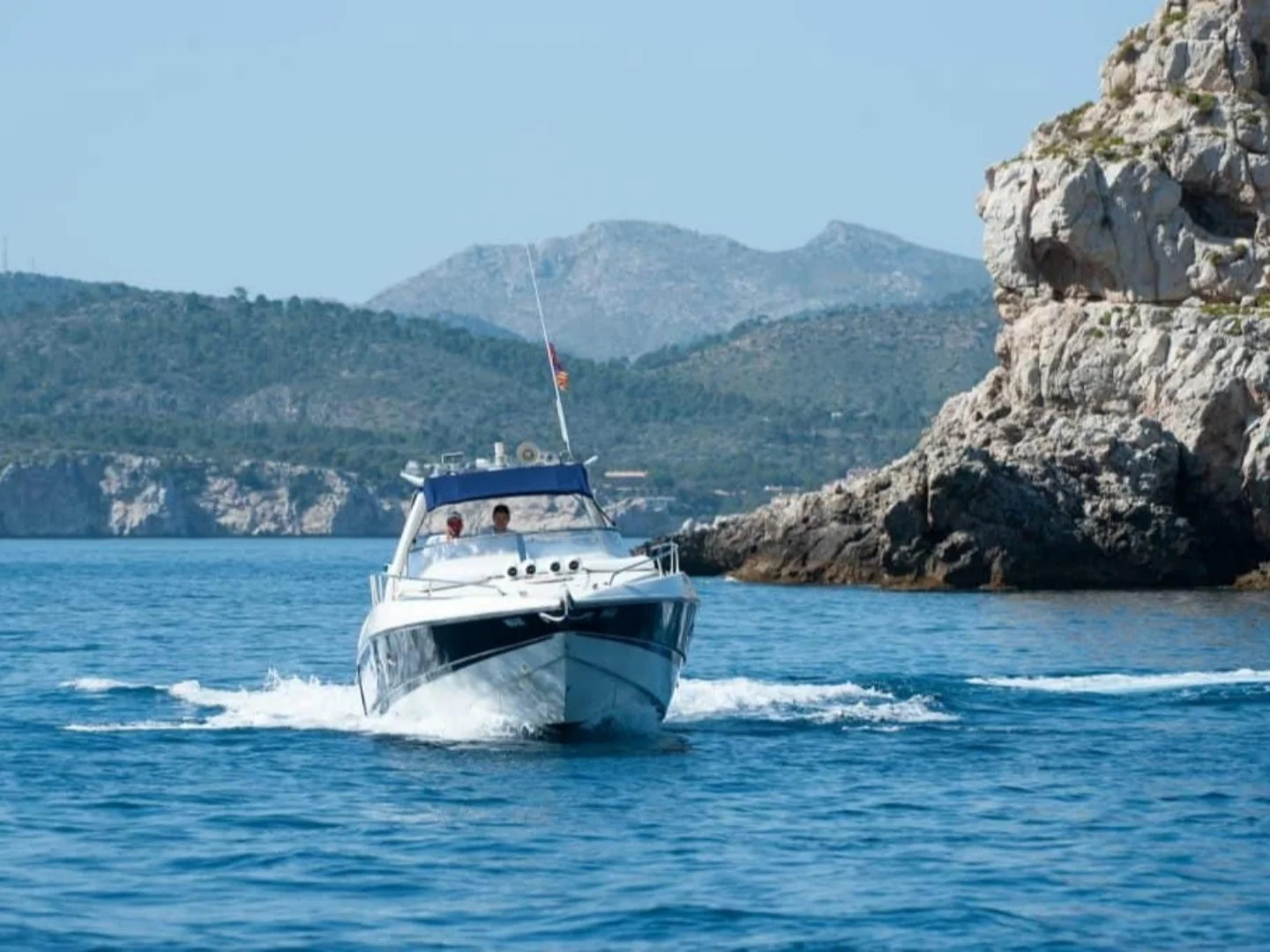 Sunseeker Tomahawk 41 l Amazing boat rental in Mallorca - Photo 3