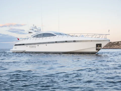 Yacht charter Ibiza Mangusta 92 MY Chill Out